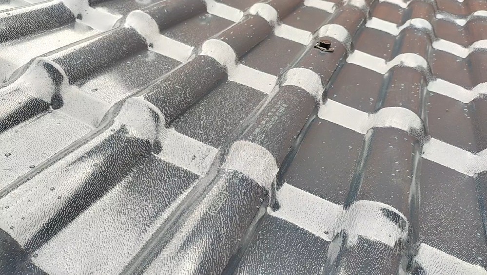 玻璃鋼瓦和樹脂瓦的區(qū)別？哪個更好更耐用